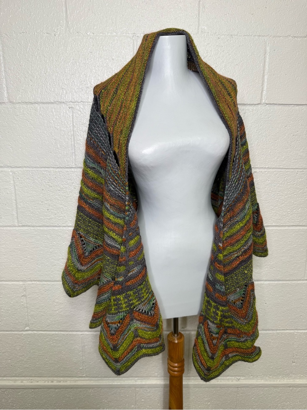 & Other Stories Multicolor Chevron Knit Open-Front Shrug — Olive, Rust, Gray